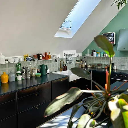 Penthouse With Plants And Art Near Kodbyen *