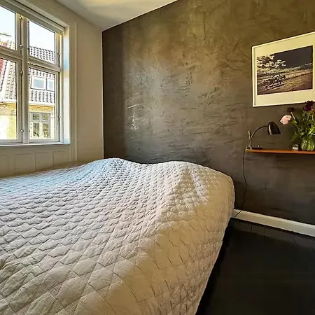 Leilighet Penthouse With Plants And Art Near Kodbyen *