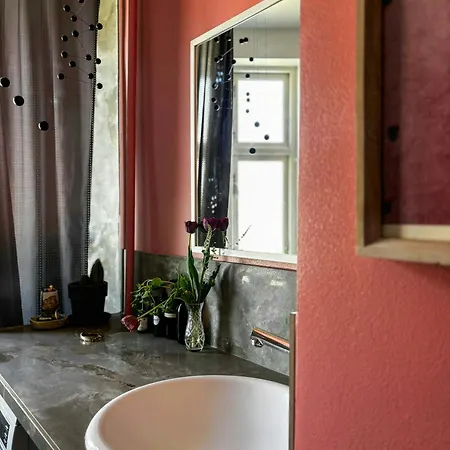 Penthouse With Plants And Art Near Kodbyen Leilighet